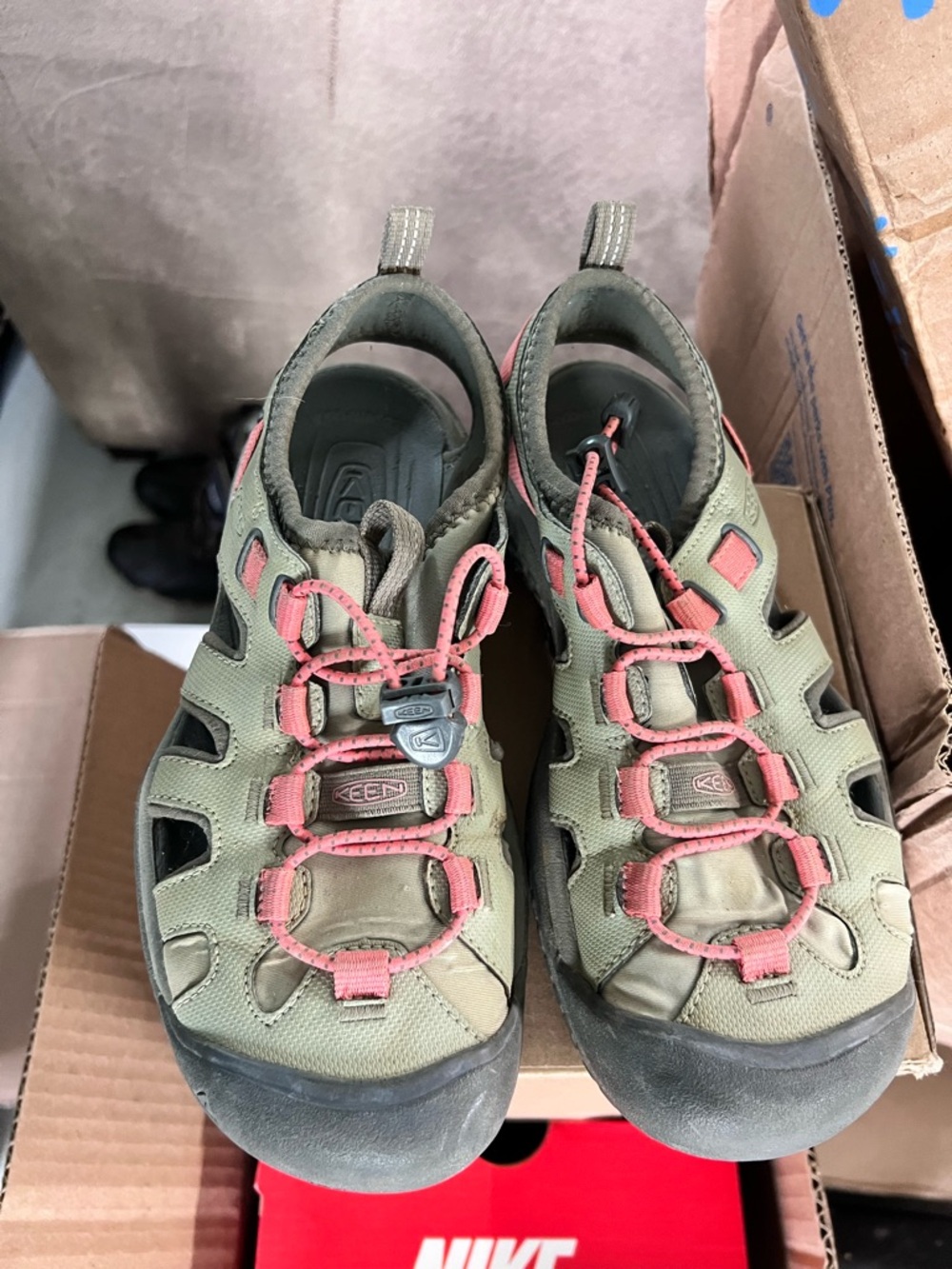 KEEN women’s Olive Green and Pink Outdoor Sandals
